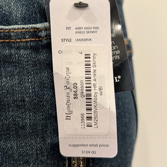 Liverpool Abby Hi-Rise Ankle Jeans - Picture 9 of 13